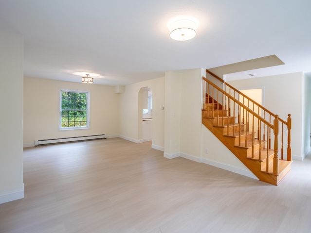 215 Ashumet Rd, Mashpee, MA 02649
