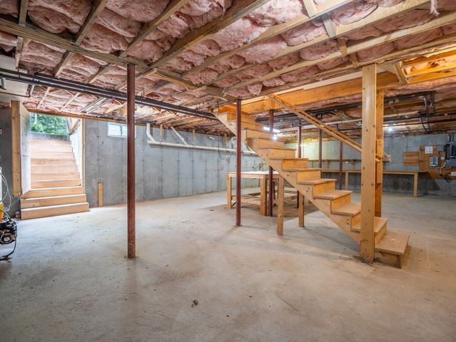 215 Ashumet Rd, Mashpee, MA 02649