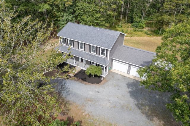 215 Ashumet Rd, Mashpee, MA 02649