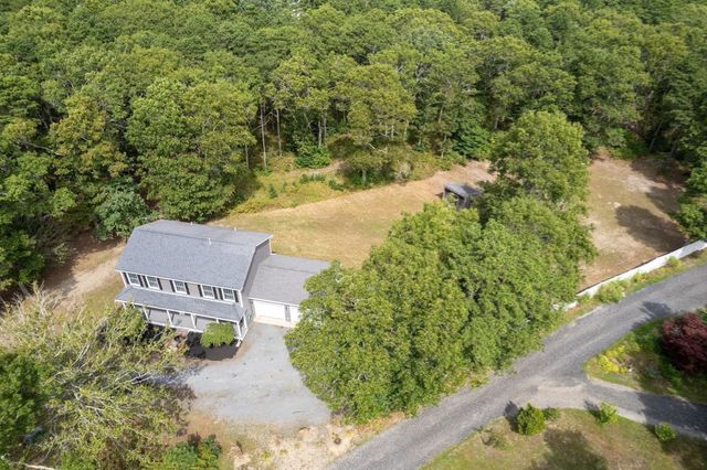 215 Ashumet Rd, Mashpee, MA 02649