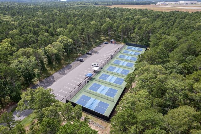 215 Ashumet Rd, Mashpee, MA 02649