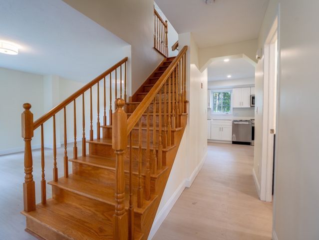 215 Ashumet Rd, Mashpee, MA 02649