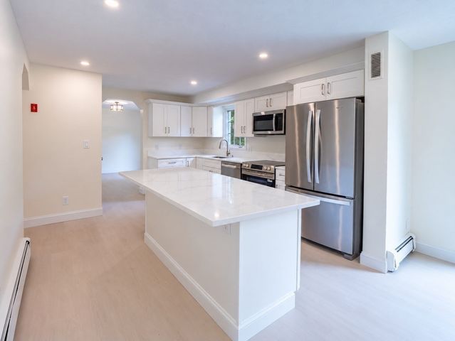 215 Ashumet Rd, Mashpee, MA 02649