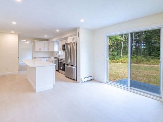 215 Ashumet Rd, Mashpee, MA 02649
