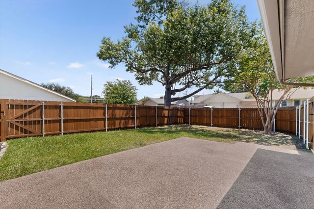 1620 Glenhill Lane, Lewisville, TX 75077