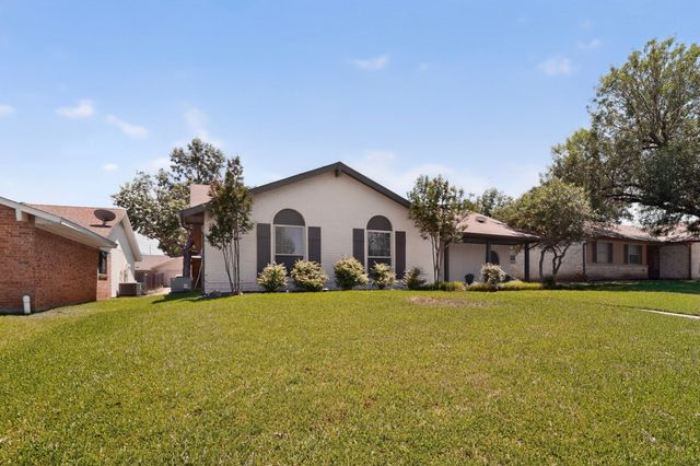 1620 Glenhill Lane, Lewisville, TX 75077