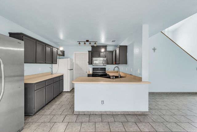 1718 Wildflower Cir, Yuba City, CA 95993