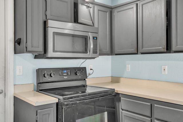 1718 Wildflower Cir, Yuba City, CA 95993