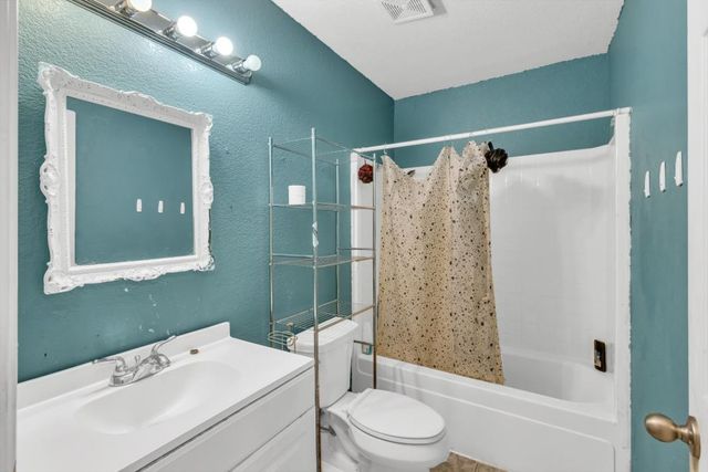 1718 Wildflower Cir, Yuba City, CA 95993