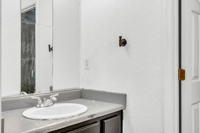 1718 Wildflower Cir, Yuba City, CA 95993