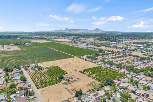1718 Wildflower Cir, Yuba City, CA 95993
