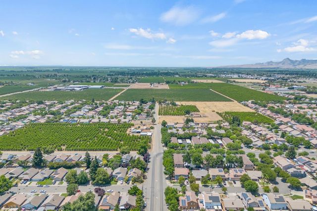 1718 Wildflower Cir, Yuba City, CA 95993