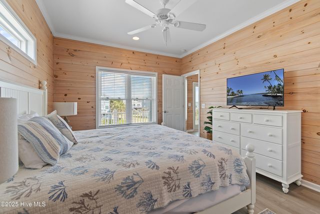 6621 W Beach Drive, Oak Island, NC 28465