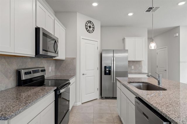 31329 AMBERVIEW BEND, Wesley Chapel, FL 33545