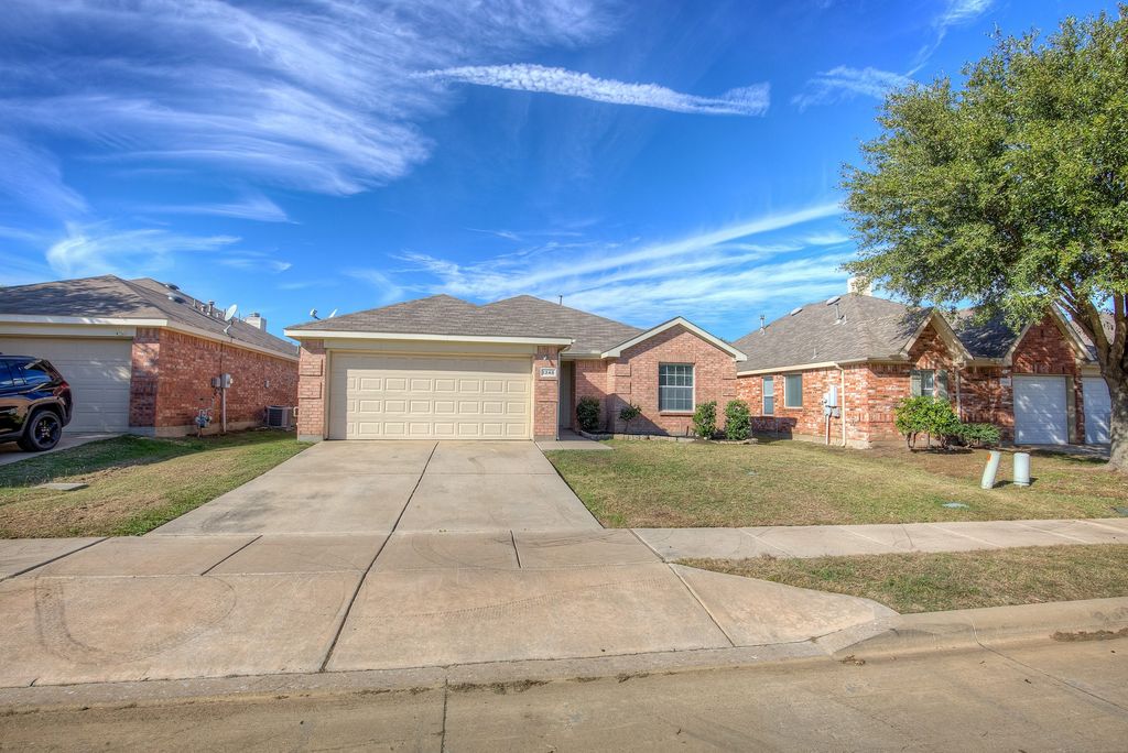 1248 Round Pen Run, Fort Worth, TX 76052