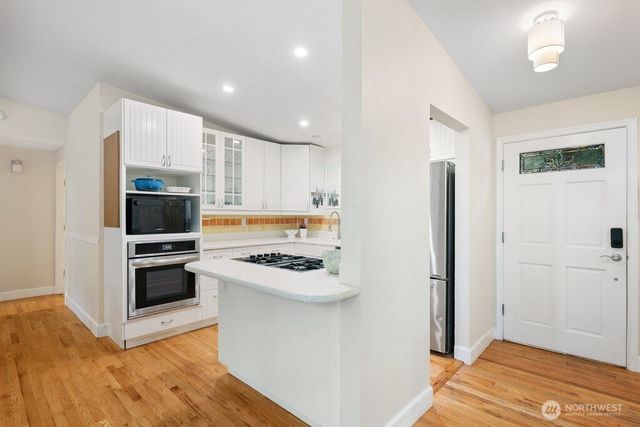15936 76th Place NE, Kenmore, WA 98028