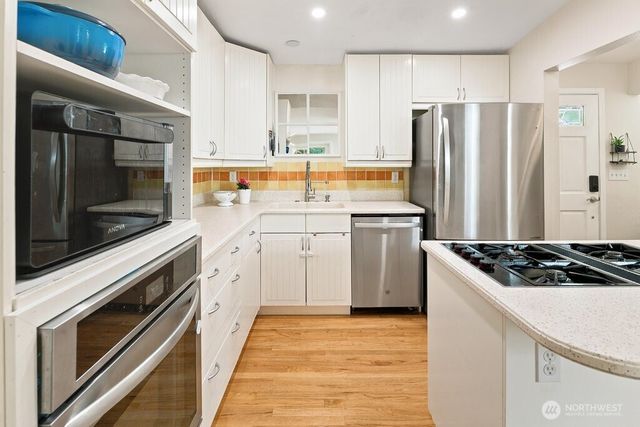 15936 76th Place NE, Kenmore, WA 98028