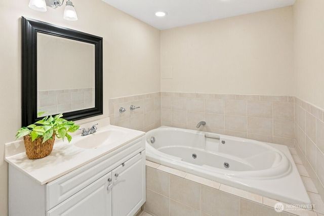 15936 76th Place NE, Kenmore, WA 98028