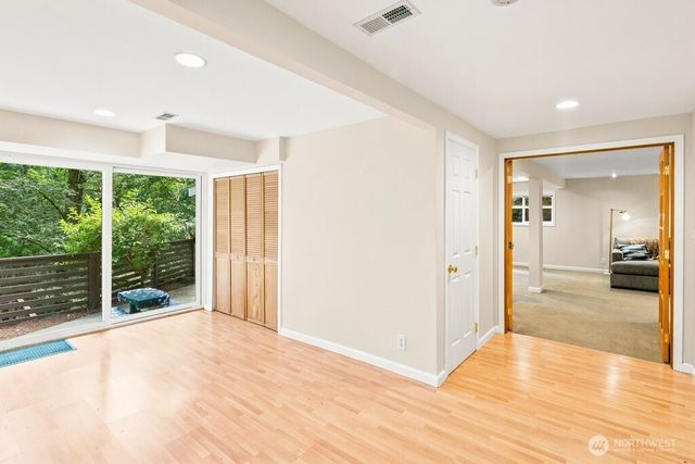 15936 76th Place NE, Kenmore, WA 98028