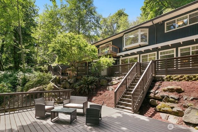 15936 76th Place NE, Kenmore, WA 98028