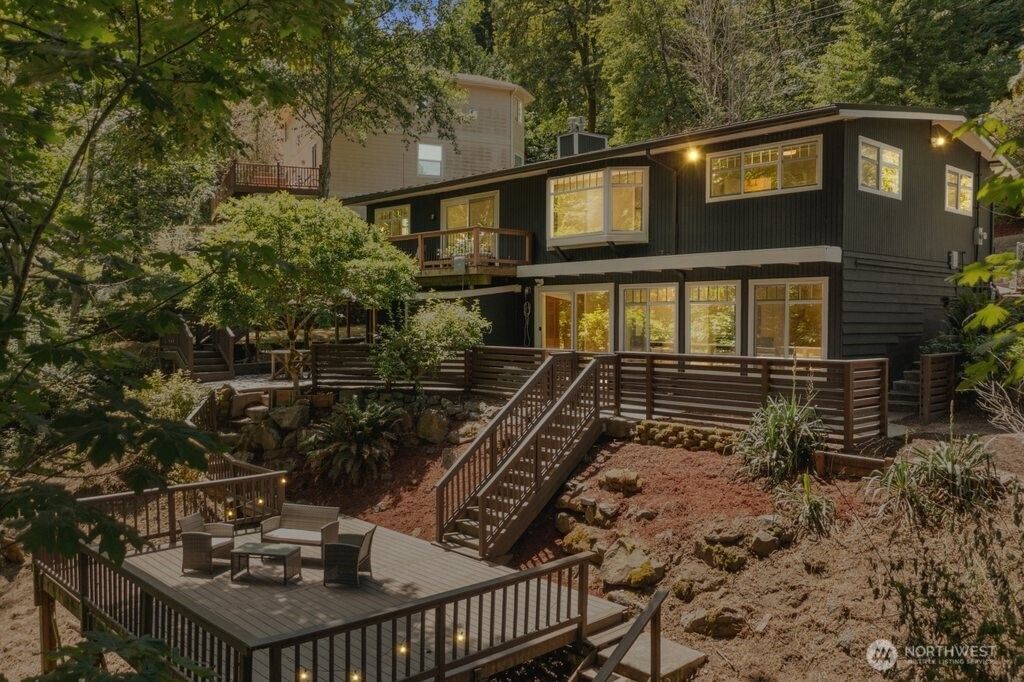15936 76th Place NE, Kenmore, WA 98028