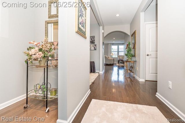 2082 Orwell Street, Orion Charter Township, MI 48360