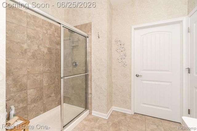 2082 Orwell Street, Orion Charter Township, MI 48360