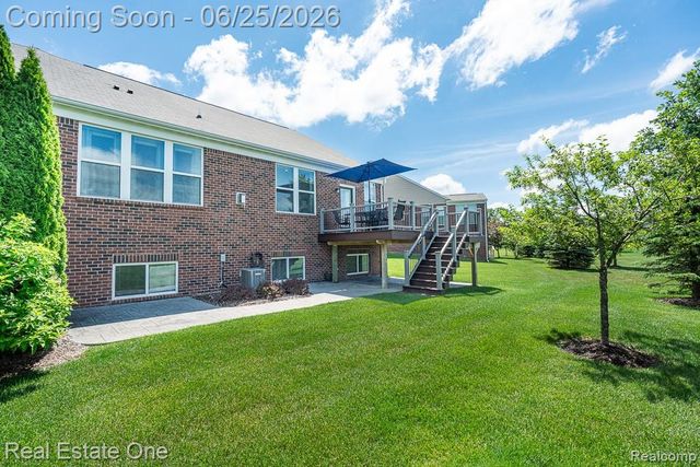 2082 Orwell Street, Orion Charter Township, MI 48360