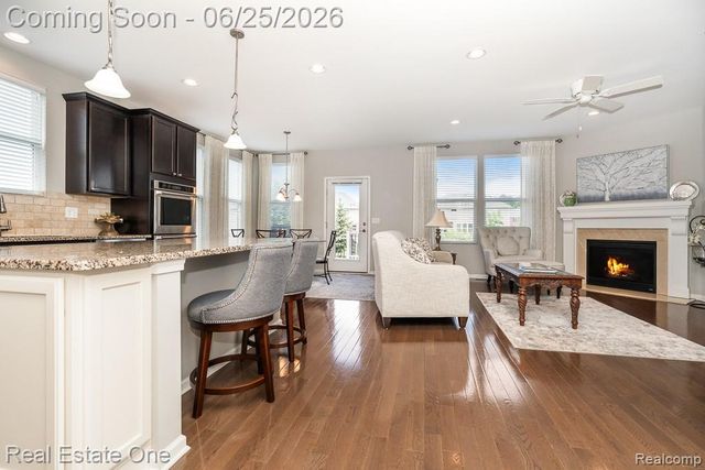 2082 Orwell Street, Orion Charter Township, MI 48360