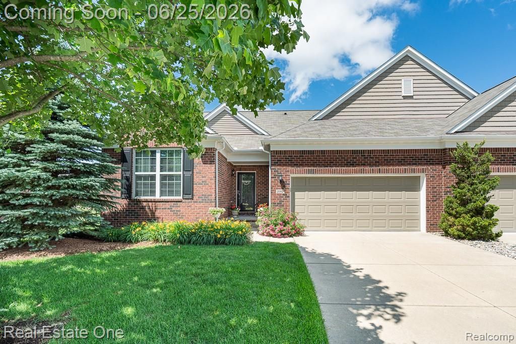 2082 Orwell Street, Orion Charter Township, MI 48360