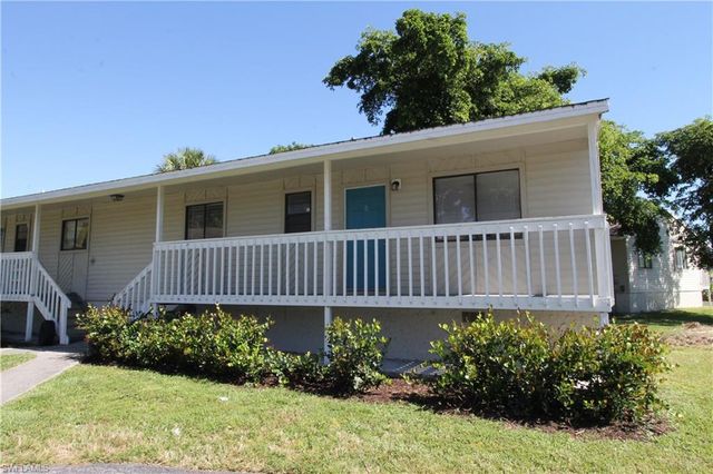 2445 Thomasson DR D, Naples, FL 34112
