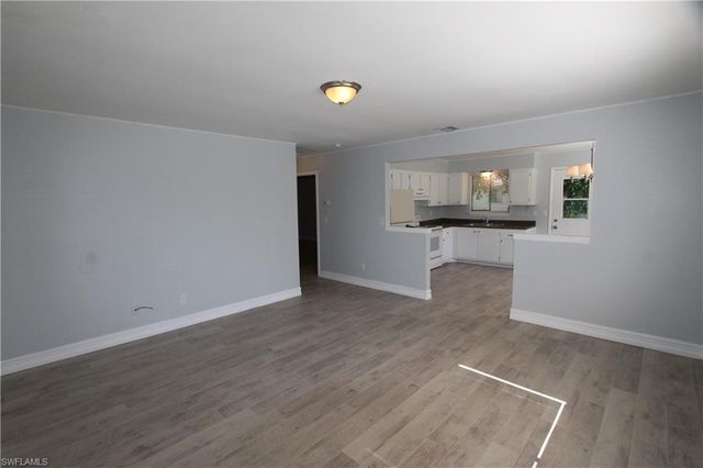 2445 Thomasson DR D, Naples, FL 34112