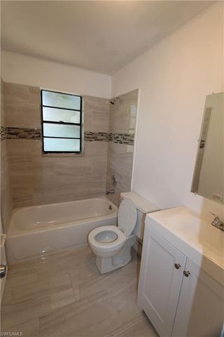 2445 Thomasson DR D, Naples, FL 34112
