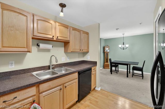 16982 Farmington Road, Livonia, MI 48154