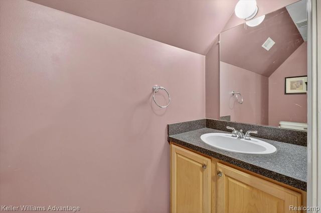 16982 Farmington Road, Livonia, MI 48154