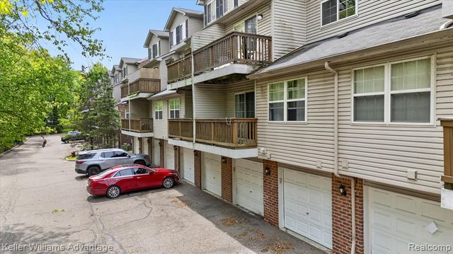 16982 Farmington Road, Livonia, MI 48154