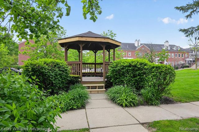 16982 Farmington Road, Livonia, MI 48154