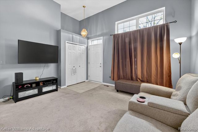 16982 Farmington Road, Livonia, MI 48154