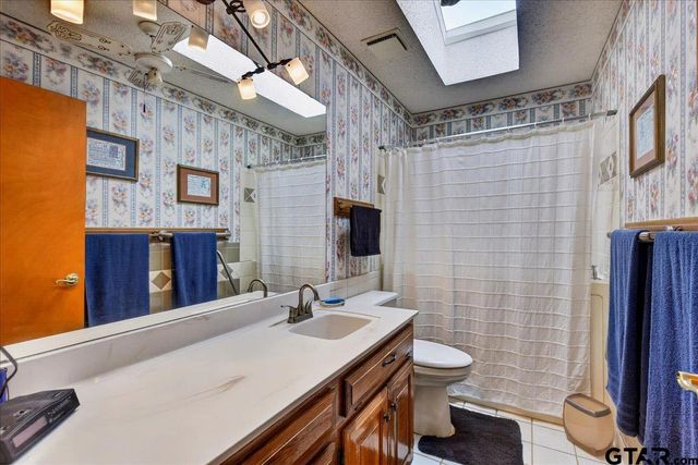 210 Treetop Lane, Hideaway, TX 75771