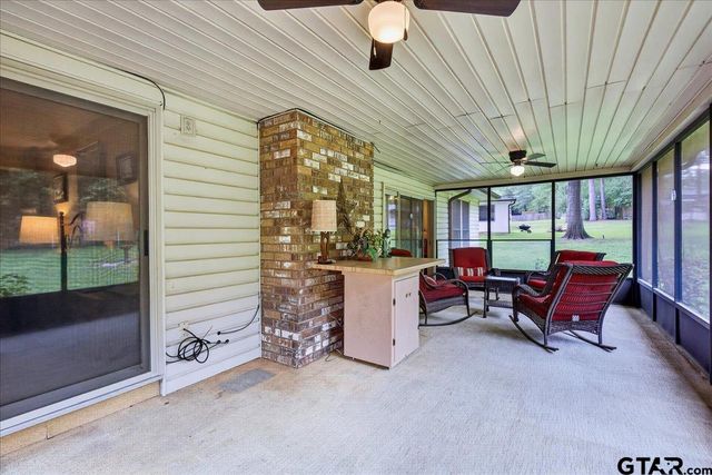 210 Treetop Lane, Hideaway, TX 75771