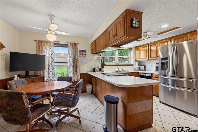 210 Treetop Lane, Hideaway, TX 75771