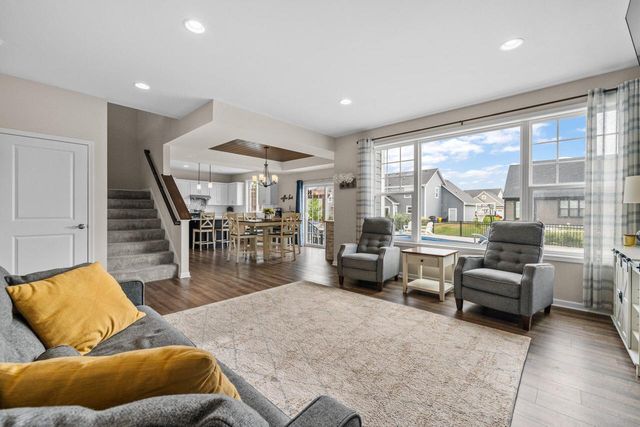 1384 Bluestem TRAIL, Oconomowoc, WI 53066