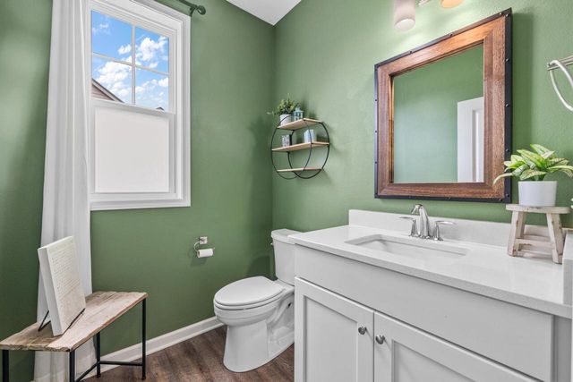 1384 Bluestem TRAIL, Oconomowoc, WI 53066