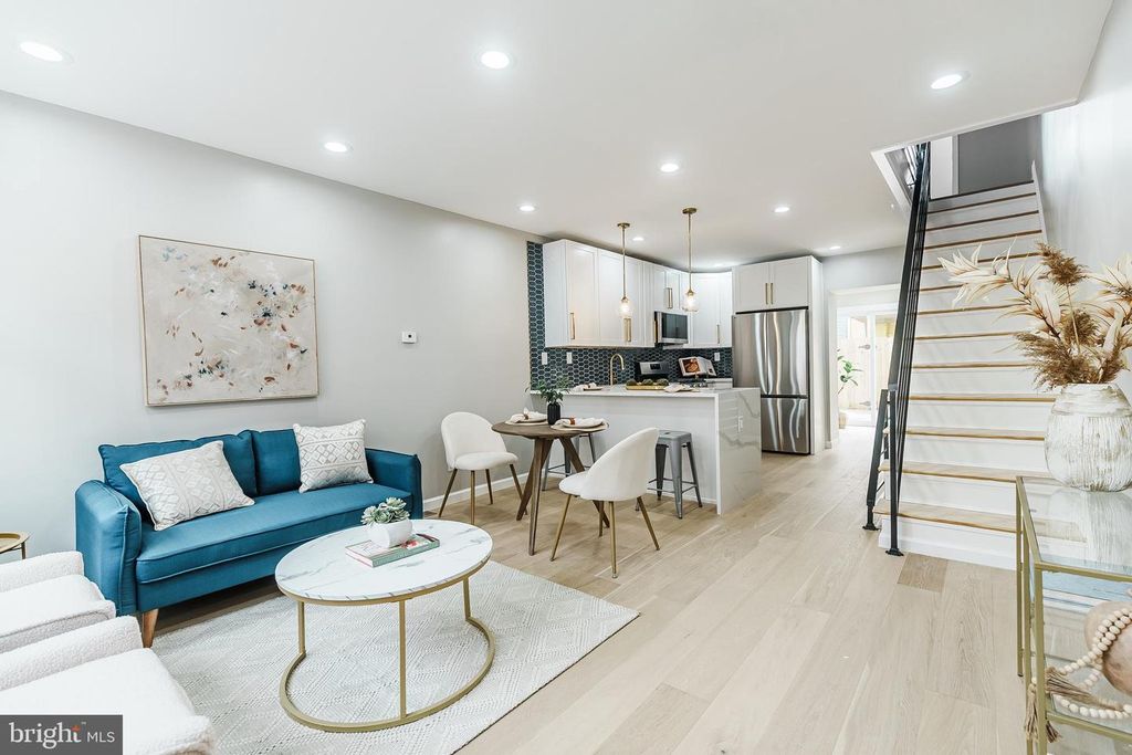 112 HOFFMAN ST, Philadelphia, PA 19148