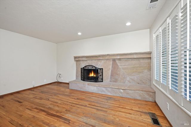 9225 Clyde Ave, Kenwood, CA 95452