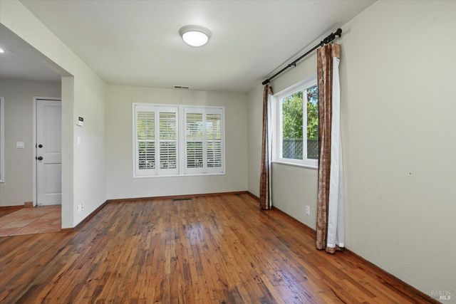 9225 Clyde Ave, Kenwood, CA 95452