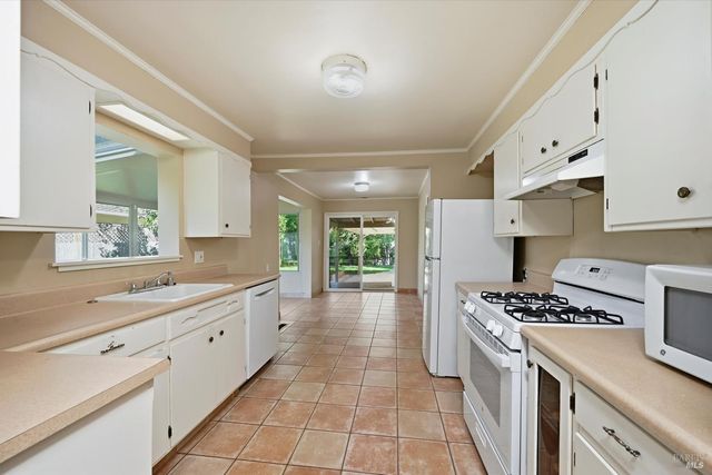 9225 Clyde Ave, Kenwood, CA 95452