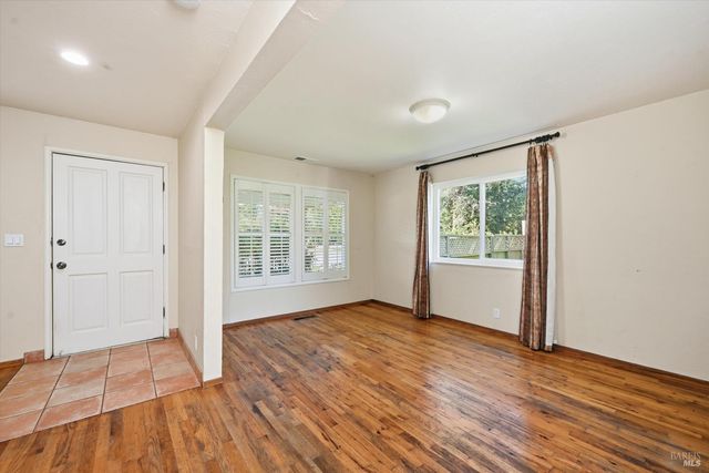 9225 Clyde Ave, Kenwood, CA 95452