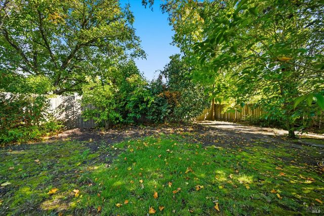 9225 Clyde Ave, Kenwood, CA 95452