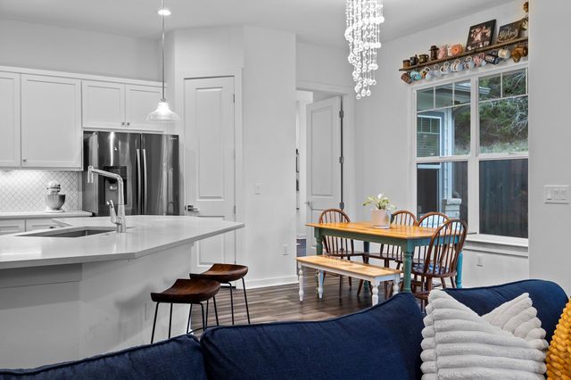 706 Stow DR, Spicewood, TX 78669